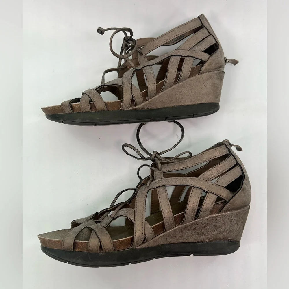 OTBT Women's Lace Nomadic Wedge Platform Sandal Pewter Zip Back Size 9